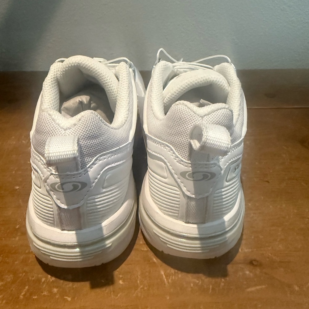 Salomon White Athletic Shoes Modern Design - Picture 3 of 7